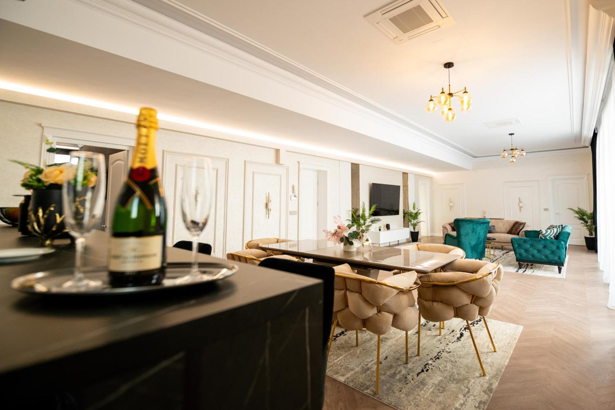 The Penthouse Hotel วาสลุย ภายนอก รูปภาพ